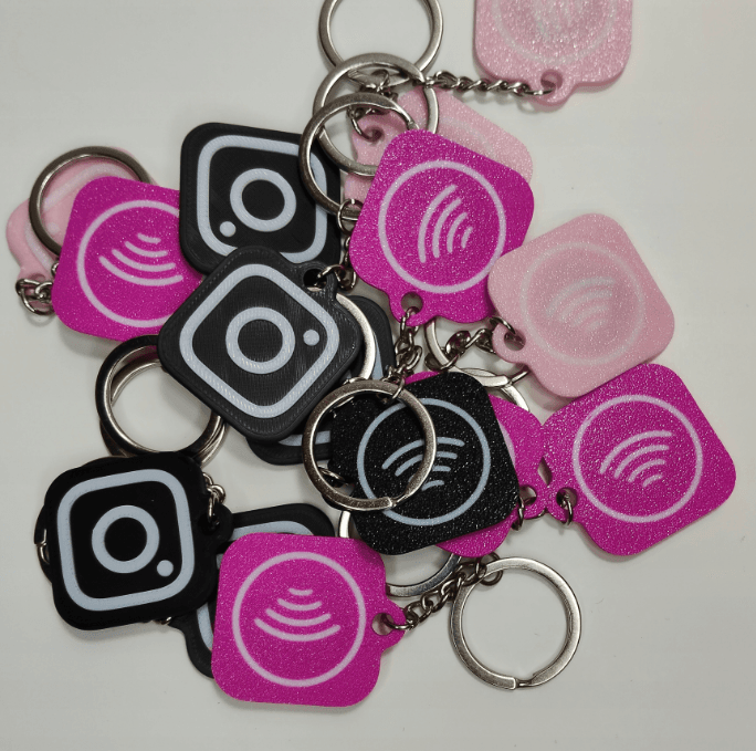 Brelok NFC — Instagram
